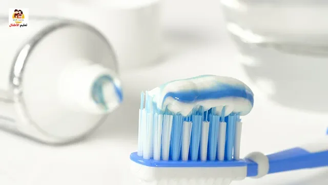 تعليم الاطفال غسل الاسنان فرشة اسنان